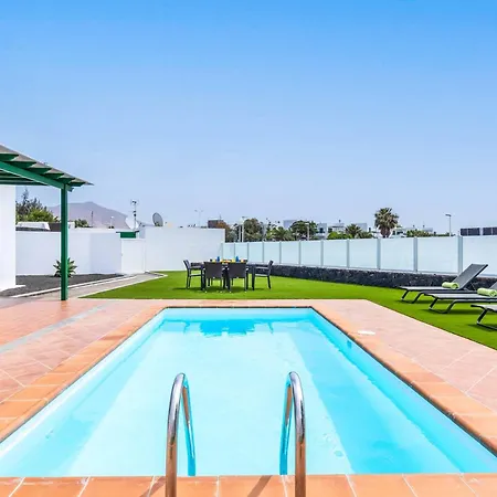 Sama Villa Playa Blanca (Lanzarote)